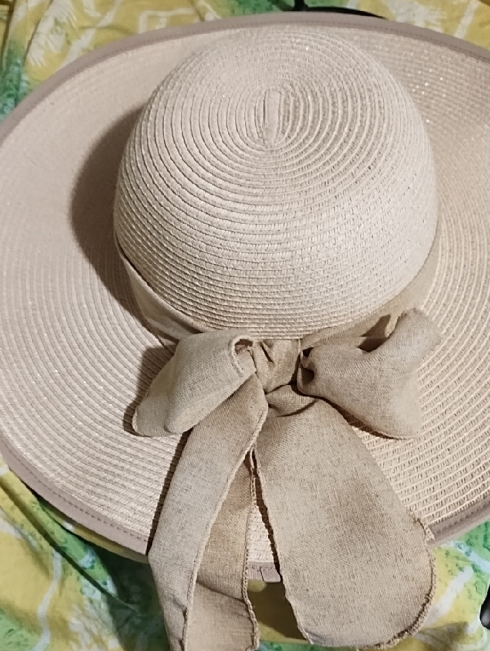 Wide Brim Straw Sun Hat with Decorative Bow - Natural Like New. OSFM. - Picture 12 of 13